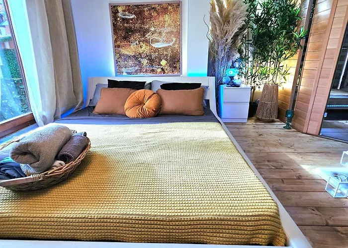 Ama Esclusive * بولونيا